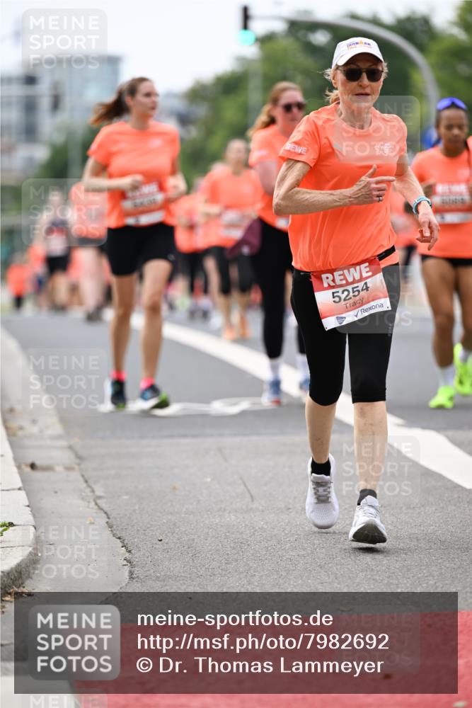 15.06.2025 - REWE Women's Run Dr. Thomas Lammeyer http://msf.ph/oto/7982692 15.06.2025 10:46:21 Laufen 5254 meine-sportfotos.de