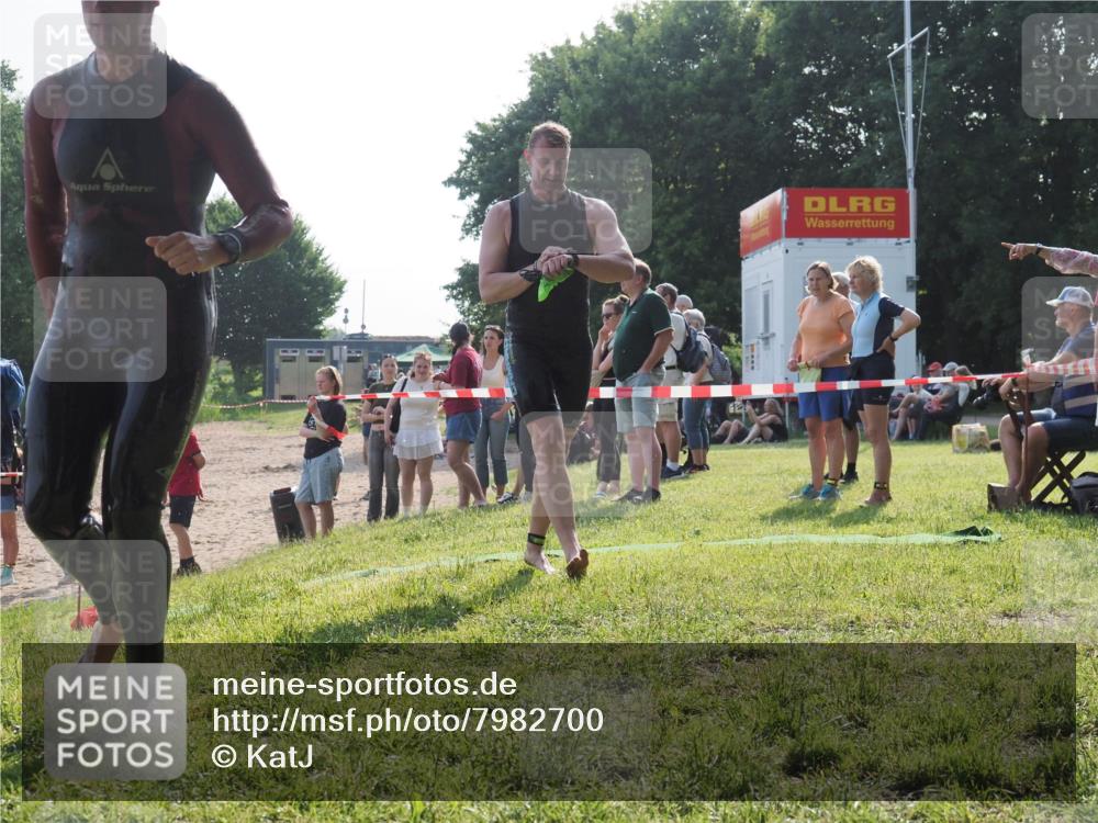 15.06.2025 - 27. Vierlanden-Triathlon KatJ http://msf.ph/oto/7982700 15.06.2025 08:48:59 Schwimmen 19, 115, 144 meine-sportfotos.de
