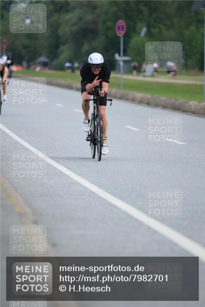 15.06.2025 - 27. Vierlanden-Triathlon H.Heesch http://msf.ph/oto/7982701 15.06.2025 10:53:44 Radfahren 60, 113, 525 meine-sportfotos.de