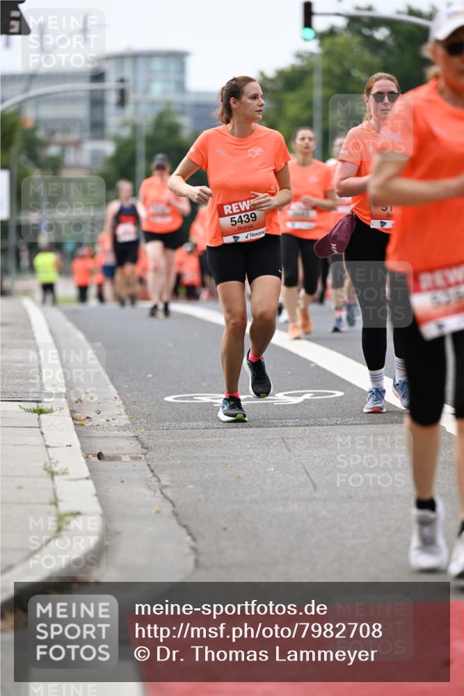 15.06.2025 - REWE Women's Run Dr. Thomas Lammeyer http://msf.ph/oto/7982708 15.06.2025 10:46:21 Laufen 5439 meine-sportfotos.de