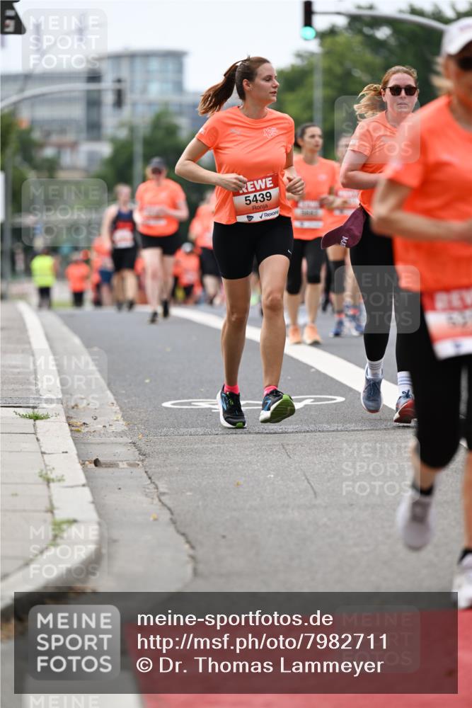 15.06.2025 - REWE Women's Run Dr. Thomas Lammeyer http://msf.ph/oto/7982711 15.06.2025 10:46:21 Laufen 5439 meine-sportfotos.de