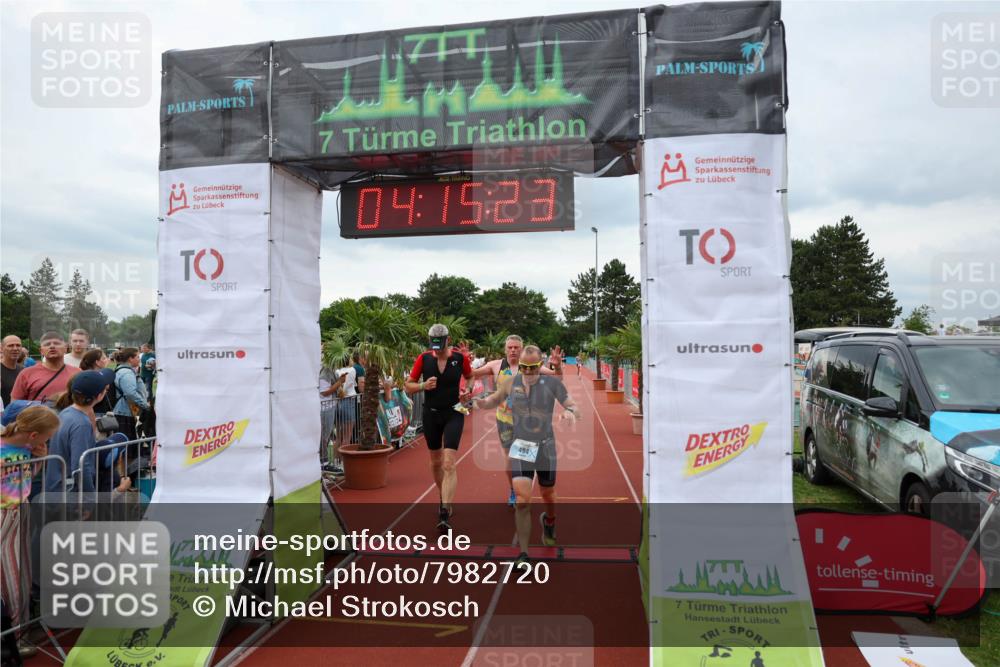 15.06.2025 - 7 Türme Triathlon Michael Strokosch http://msf.ph/oto/7982720 15.06.2025 14:15:23 Ziel 406, 494, 815, 816 meine-sportfotos.de