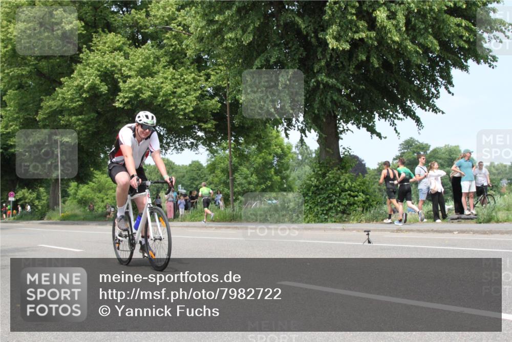 15.06.2025 - 7 Türme Triathlon Yannick Fuchs http://msf.ph/oto/7982722 15.06.2025 13:33:39 Radfahren  meine-sportfotos.de