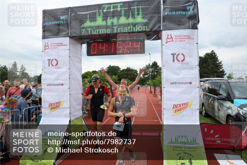 15.06.2025 - 7 Türme Triathlon Michael Strokosch http://msf.ph/oto/7982737 15.06.2025 14:15:23 Ziel 406, 494, 815, 816 meine-sportfotos.de