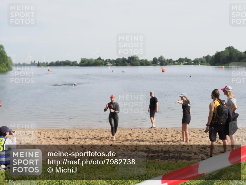 21.06.2025 - 27. Vierlanden-Triathlon MichiJ http://msf.ph/oto/7982738 15.06.2026 09:06:09 Schwimmen 216 meine-sportfotos.de