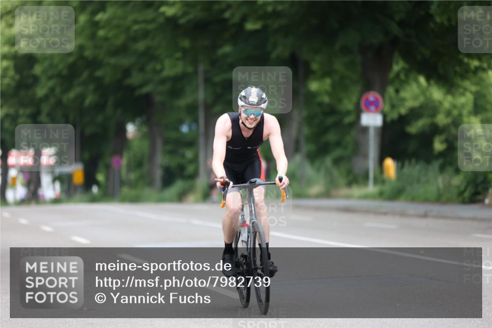 15.06.2025 - 7 Türme Triathlon Yannick Fuchs http://msf.ph/oto/7982739 15.06.2025 11:32:55 Radfahren 222 meine-sportfotos.de