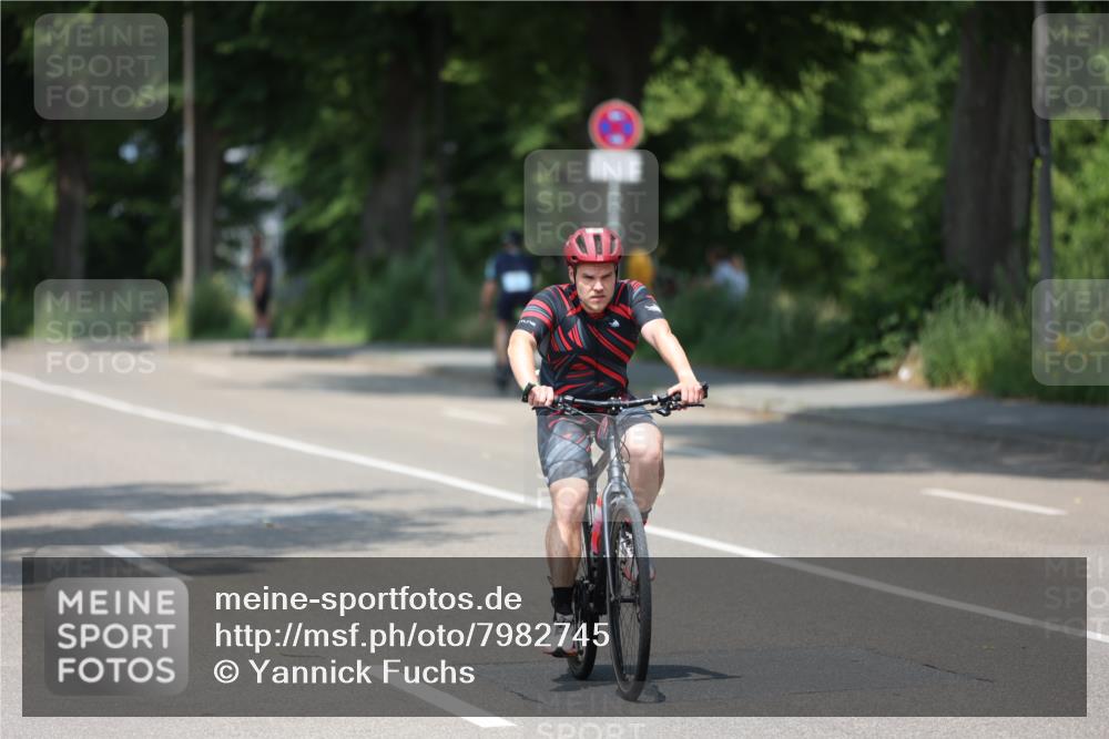 15.06.2025 - 7 Türme Triathlon Yannick Fuchs http://msf.ph/oto/7982745 15.06.2025 12:52:17 Radfahren 400, 451, 500 meine-sportfotos.de