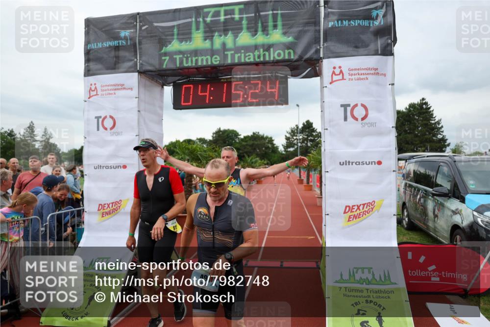 15.06.2025 - 7 Türme Triathlon Michael Strokosch http://msf.ph/oto/7982748 15.06.2025 14:15:24 Ziel 406, 494, 815, 816 meine-sportfotos.de