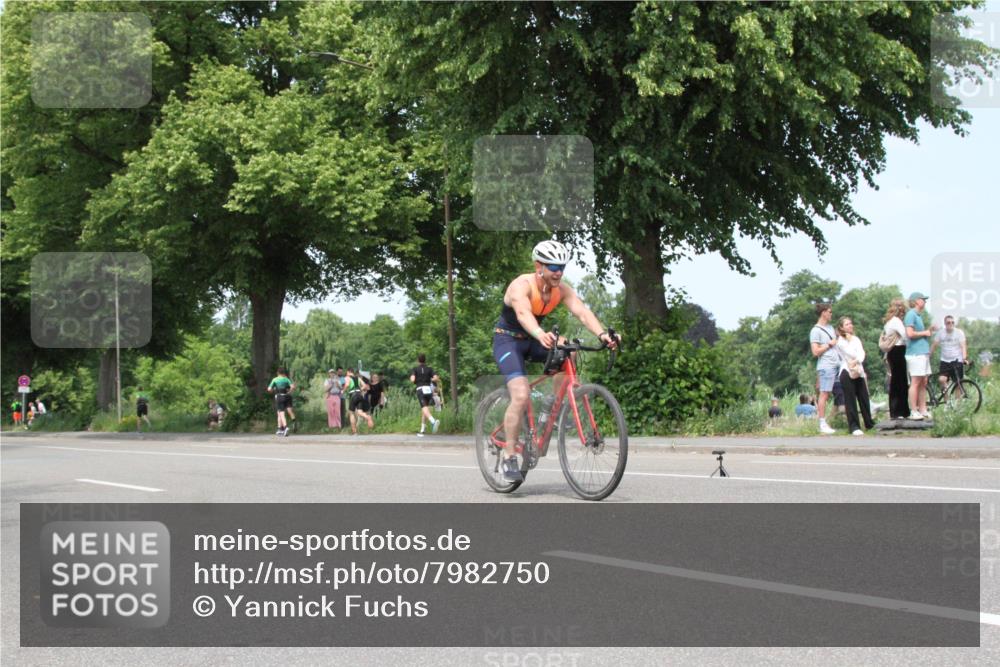 15.06.2025 - 7 Türme Triathlon Yannick Fuchs http://msf.ph/oto/7982750 15.06.2025 13:33:45 Radfahren  meine-sportfotos.de