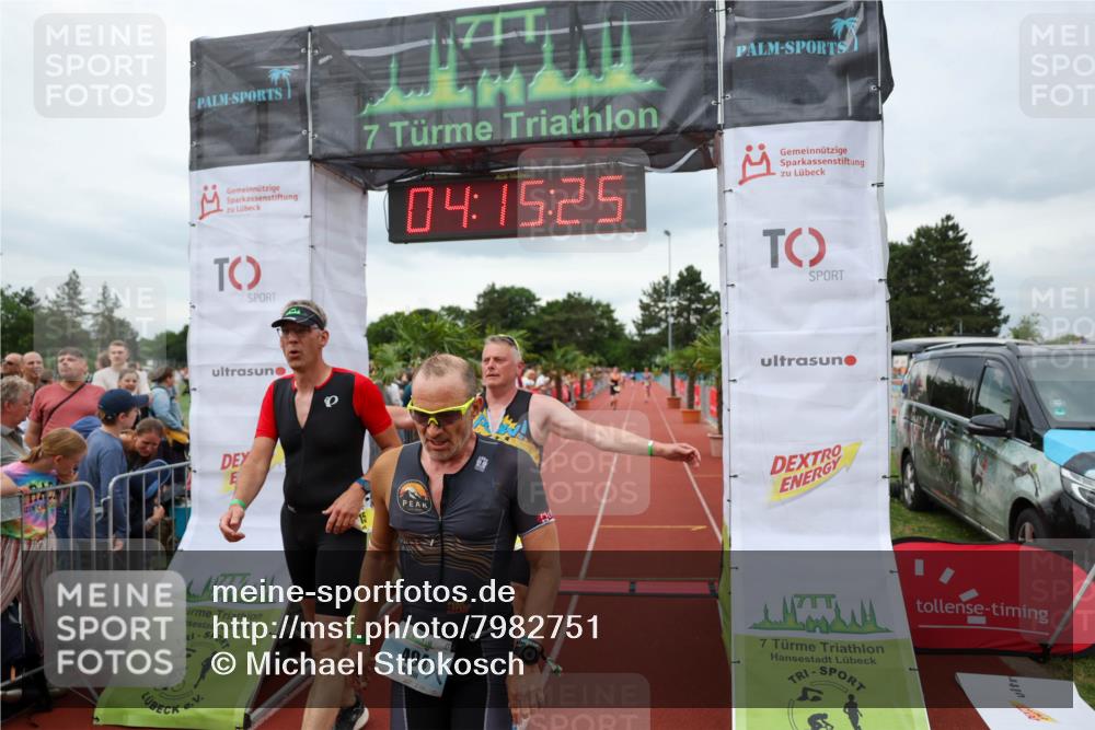 15.06.2025 - 7 Türme Triathlon Michael Strokosch http://msf.ph/oto/7982751 15.06.2025 14:15:24 Ziel 406, 494, 815, 816 meine-sportfotos.de