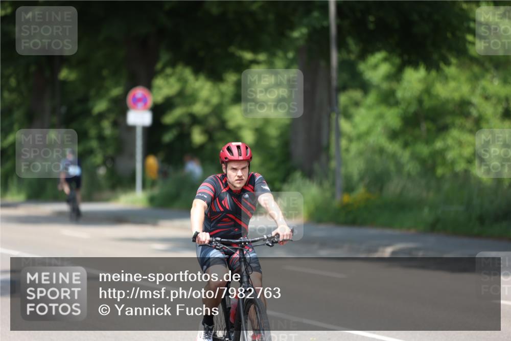 15.06.2025 - 7 Türme Triathlon Yannick Fuchs http://msf.ph/oto/7982763 15.06.2025 12:52:17 Radfahren 400, 451, 500 meine-sportfotos.de