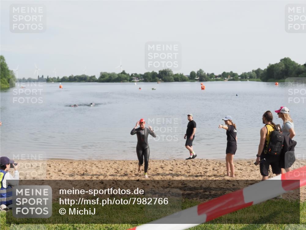 21.06.2025 - 27. Vierlanden-Triathlon MichiJ http://msf.ph/oto/7982766 15.06.2026 09:06:10 Schwimmen 216 meine-sportfotos.de