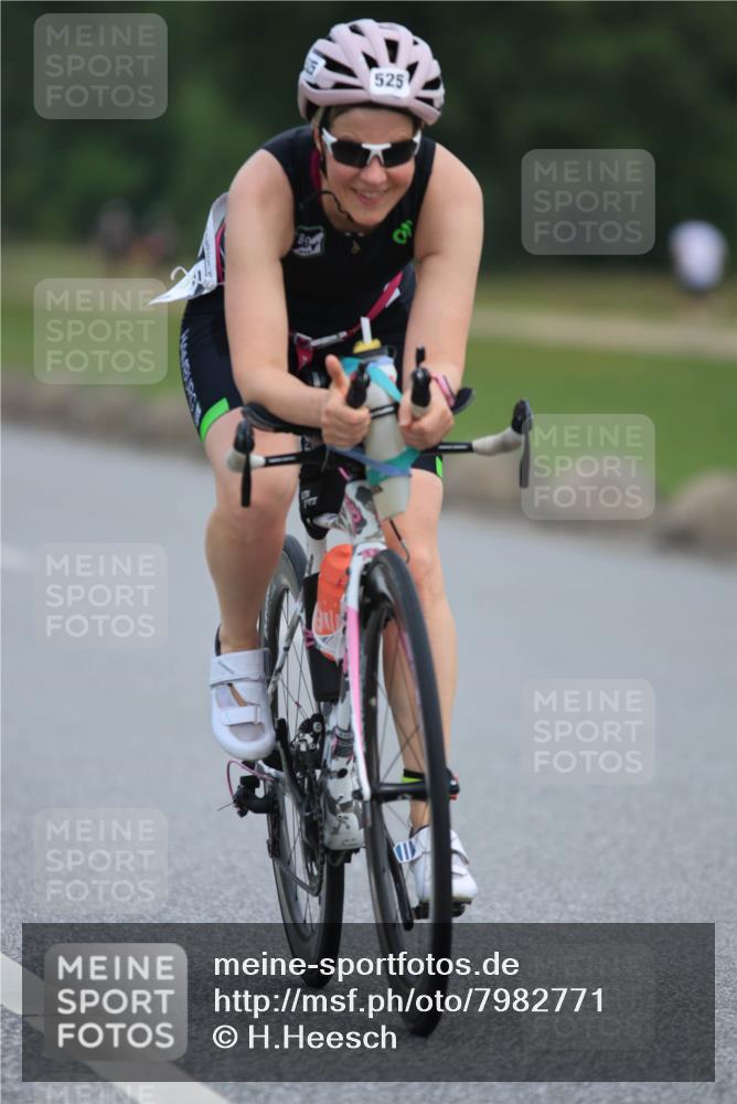 15.06.2025 - 27. Vierlanden-Triathlon H.Heesch http://msf.ph/oto/7982771 15.06.2025 10:53:49 Radfahren 60, 525 meine-sportfotos.de