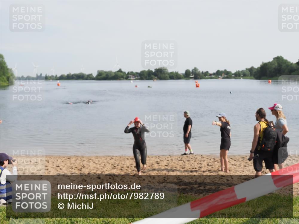 21.06.2025 - 27. Vierlanden-Triathlon MichiJ http://msf.ph/oto/7982789 15.06.2026 09:06:10 Schwimmen 216 meine-sportfotos.de