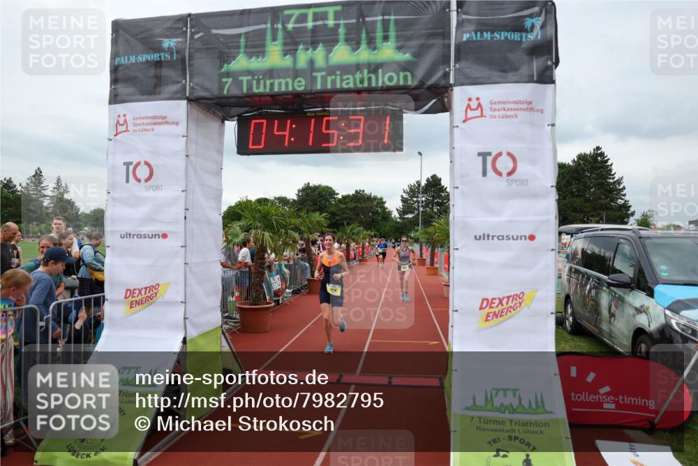 15.06.2025 - 7 Türme Triathlon Michael Strokosch http://msf.ph/oto/7982795 15.06.2025 14:15:31 Ziel 747, 815, 816, 976, 1018, 1076 meine-sportfotos.de