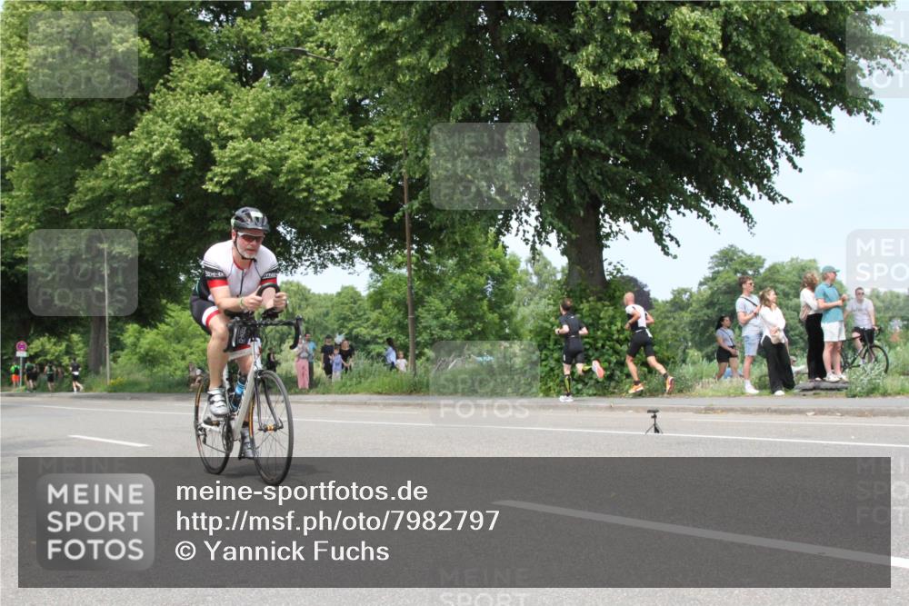 15.06.2025 - 7 Türme Triathlon Yannick Fuchs http://msf.ph/oto/7982797 15.06.2025 13:33:56 Radfahren  meine-sportfotos.de