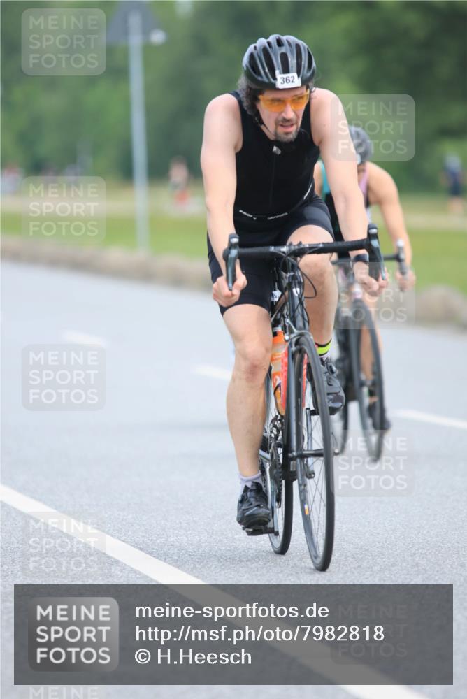 15.06.2025 - 27. Vierlanden-Triathlon H.Heesch http://msf.ph/oto/7982818 15.06.2025 10:54:03 Radfahren 69, 85, 157, 362, 509, 565, 585, 622, 631 meine-sportfotos.de