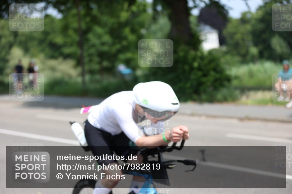 15.06.2025 - 7 Türme Triathlon Yannick Fuchs http://msf.ph/oto/7982819 15.06.2025 12:52:21 Radfahren 400, 451 meine-sportfotos.de