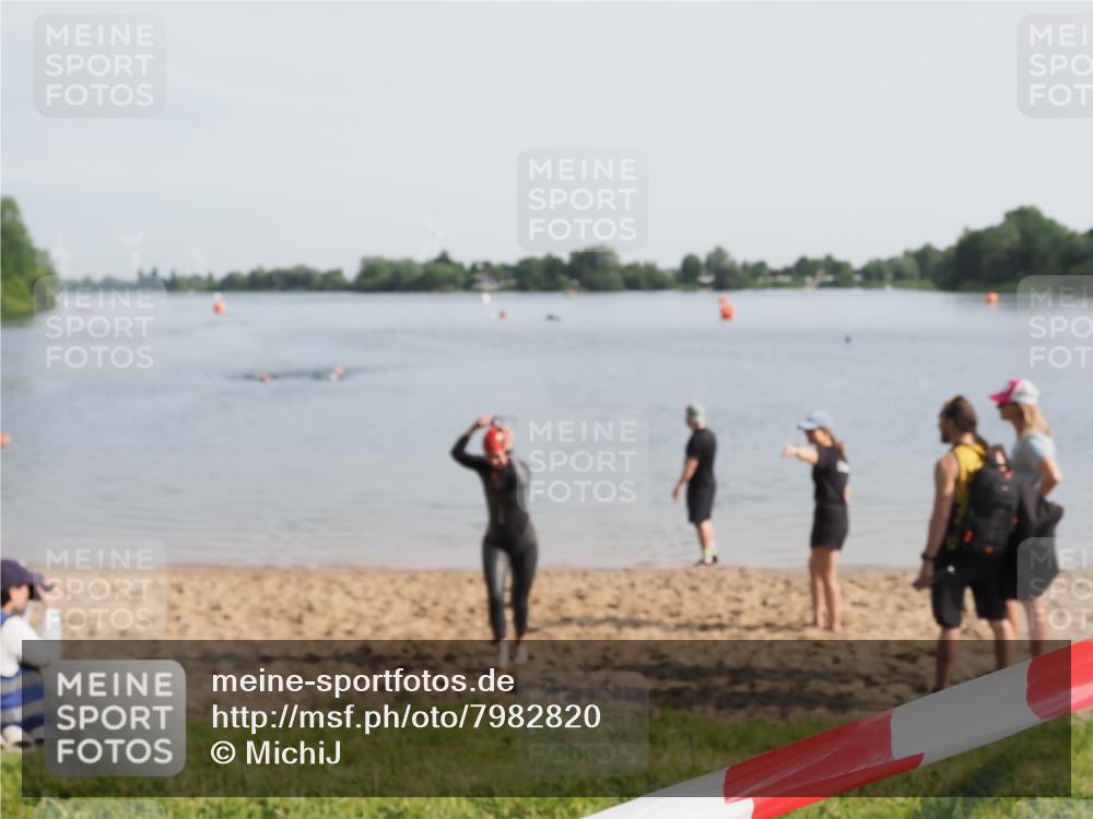 21.06.2025 - 27. Vierlanden-Triathlon MichiJ http://msf.ph/oto/7982820 15.06.2026 09:06:11 Schwimmen 216 meine-sportfotos.de