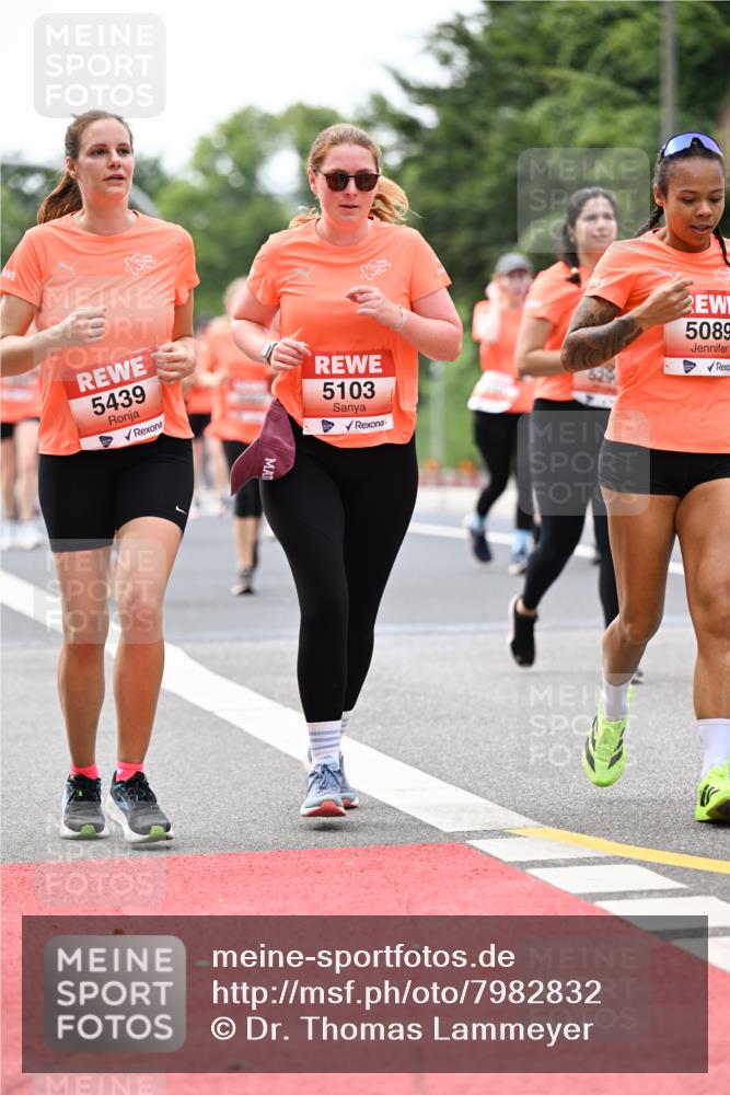 15.06.2025 - REWE Women's Run Dr. Thomas Lammeyer http://msf.ph/oto/7982832 15.06.2025 10:46:25 Laufen 5439, 5103, 5089 meine-sportfotos.de