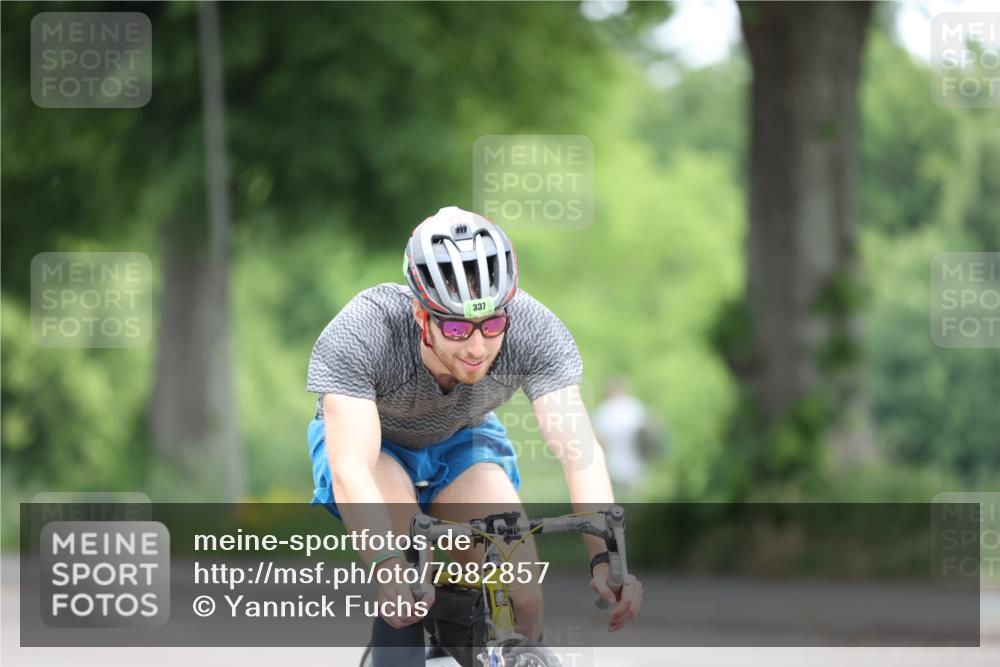 15.06.2025 - 7 Türme Triathlon Yannick Fuchs http://msf.ph/oto/7982857 15.06.2025 11:33:04 Radfahren 337 meine-sportfotos.de