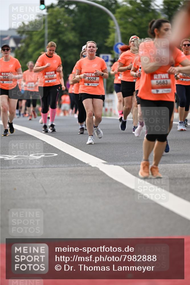 15.06.2025 - REWE Women's Run Dr. Thomas Lammeyer http://msf.ph/oto/7982888 15.06.2025 10:46:27 Laufen 563, 5153, 5552, 5683, 5284 meine-sportfotos.de