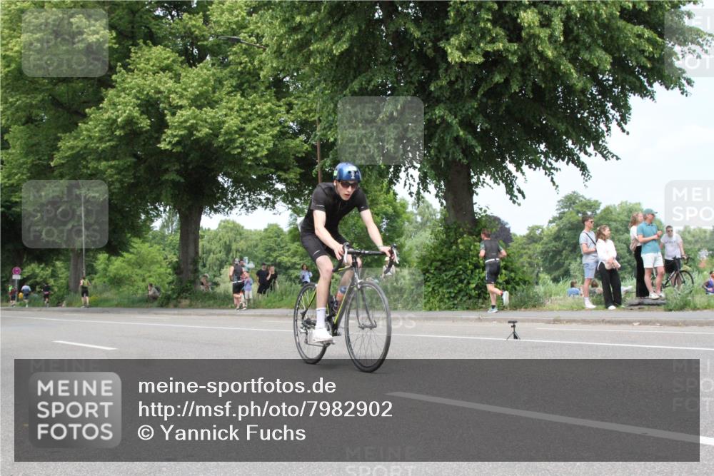 15.06.2025 - 7 Türme Triathlon Yannick Fuchs http://msf.ph/oto/7982902 15.06.2025 13:34:31 Radfahren  meine-sportfotos.de