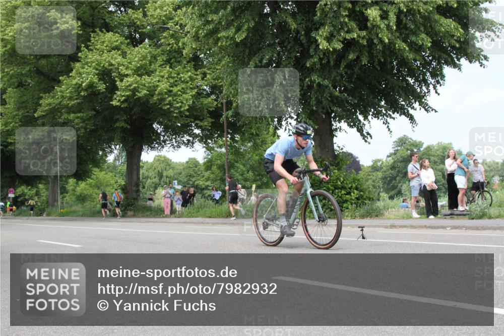 15.06.2025 - 7 Türme Triathlon Yannick Fuchs http://msf.ph/oto/7982932 15.06.2025 13:34:34 Radfahren  meine-sportfotos.de