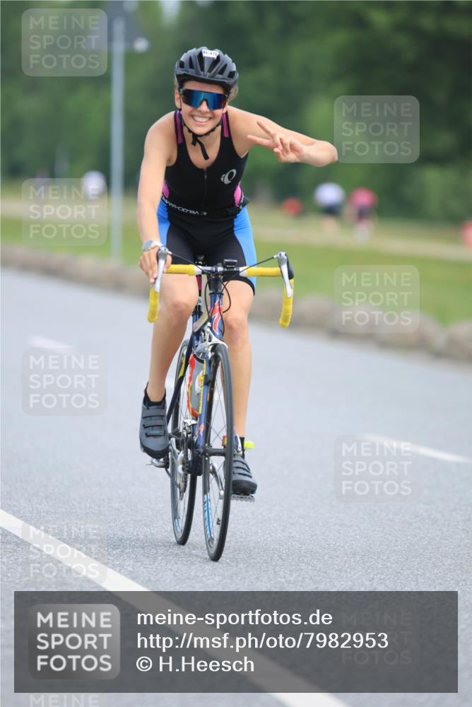 15.06.2025 - 27. Vierlanden-Triathlon H.Heesch http://msf.ph/oto/7982953 15.06.2025 10:54:23 Radfahren 123, 635 meine-sportfotos.de
