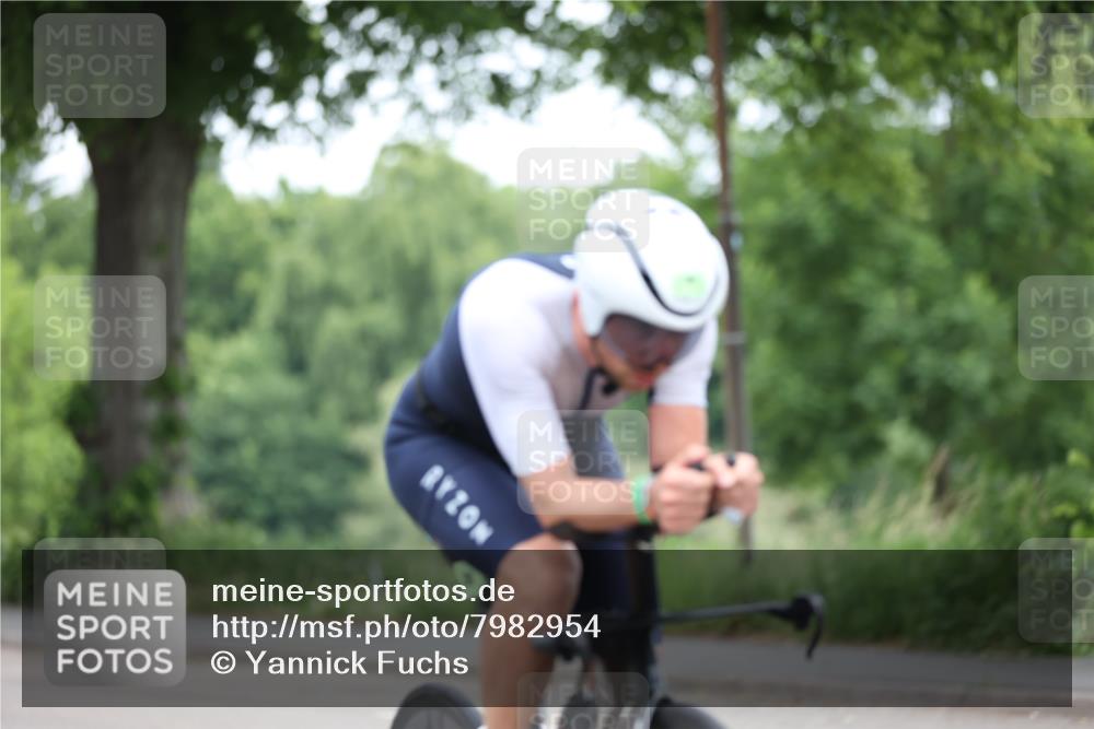 15.06.2025 - 7 Türme Triathlon Yannick Fuchs http://msf.ph/oto/7982954 15.06.2025 11:33:57 Radfahren 286 meine-sportfotos.de