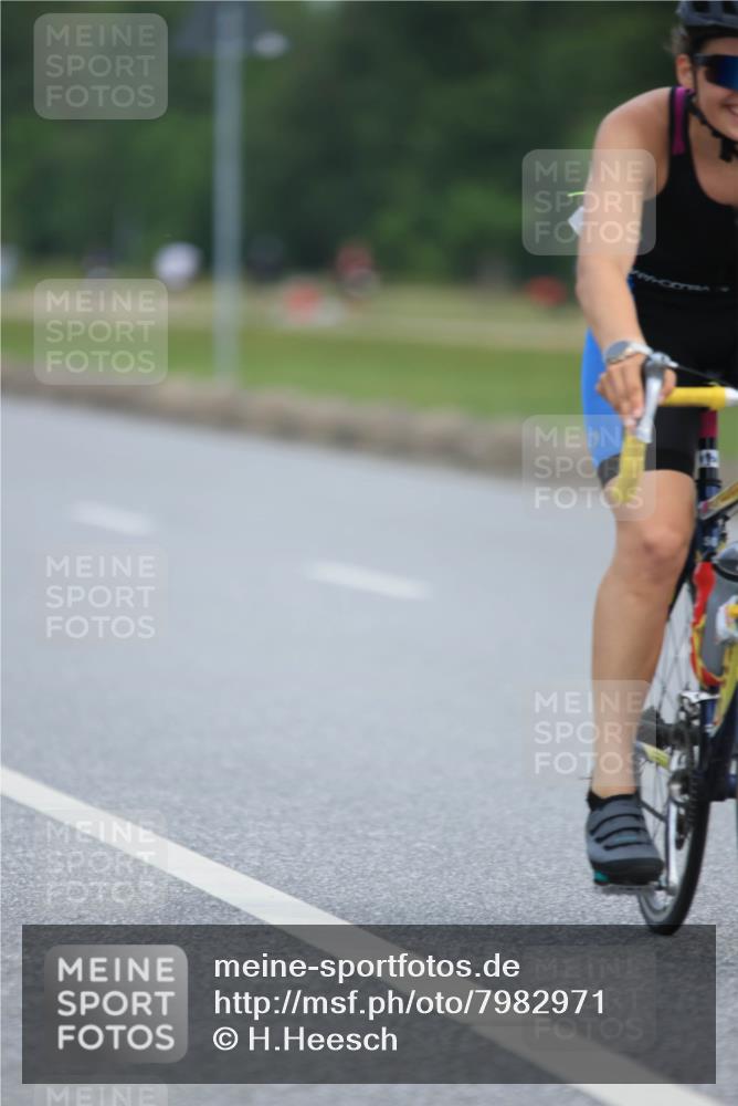 15.06.2025 - 27. Vierlanden-Triathlon H.Heesch http://msf.ph/oto/7982971 15.06.2025 10:54:23 Radfahren 123, 635 meine-sportfotos.de