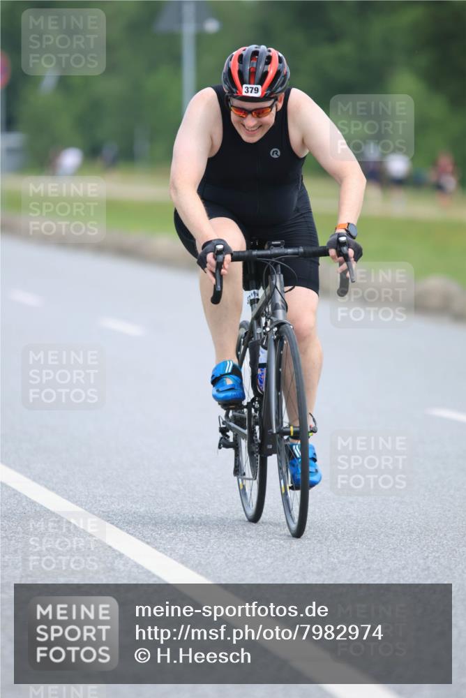 15.06.2025 - 27. Vierlanden-Triathlon H.Heesch http://msf.ph/oto/7982974 15.06.2025 10:54:35 Radfahren 90, 379 meine-sportfotos.de