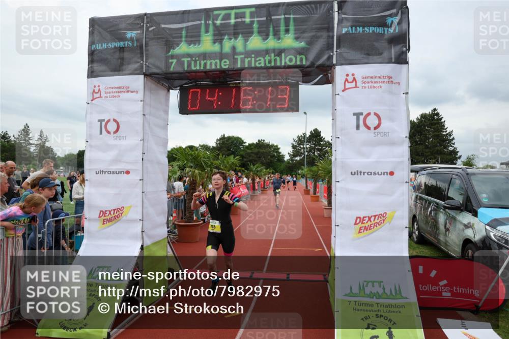15.06.2025 - 7 Türme Triathlon Michael Strokosch http://msf.ph/oto/7982975 15.06.2025 14:16:12 Ziel 735, 1005 meine-sportfotos.de