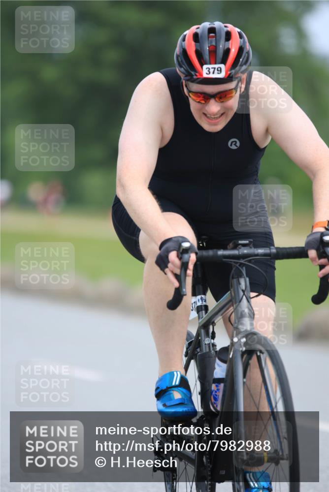 15.06.2025 - 27. Vierlanden-Triathlon H.Heesch http://msf.ph/oto/7982988 15.06.2025 10:54:36 Radfahren 90, 379 meine-sportfotos.de