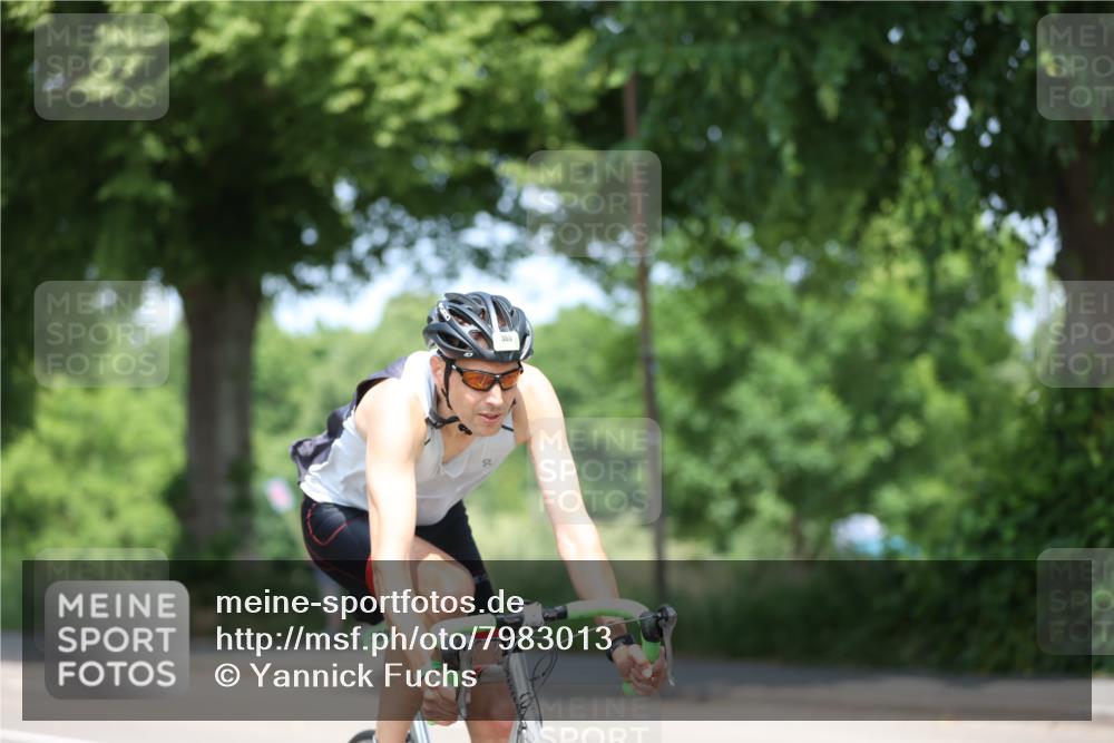15.06.2025 - 7 Türme Triathlon Yannick Fuchs http://msf.ph/oto/7983013 15.06.2025 12:52:47 Radfahren 631 meine-sportfotos.de