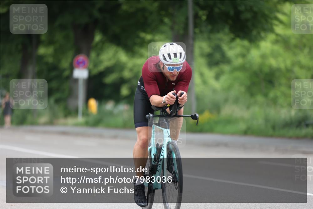 15.06.2025 - 7 Türme Triathlon Yannick Fuchs http://msf.ph/oto/7983036 15.06.2025 11:34:14 Radfahren 297, 334 meine-sportfotos.de