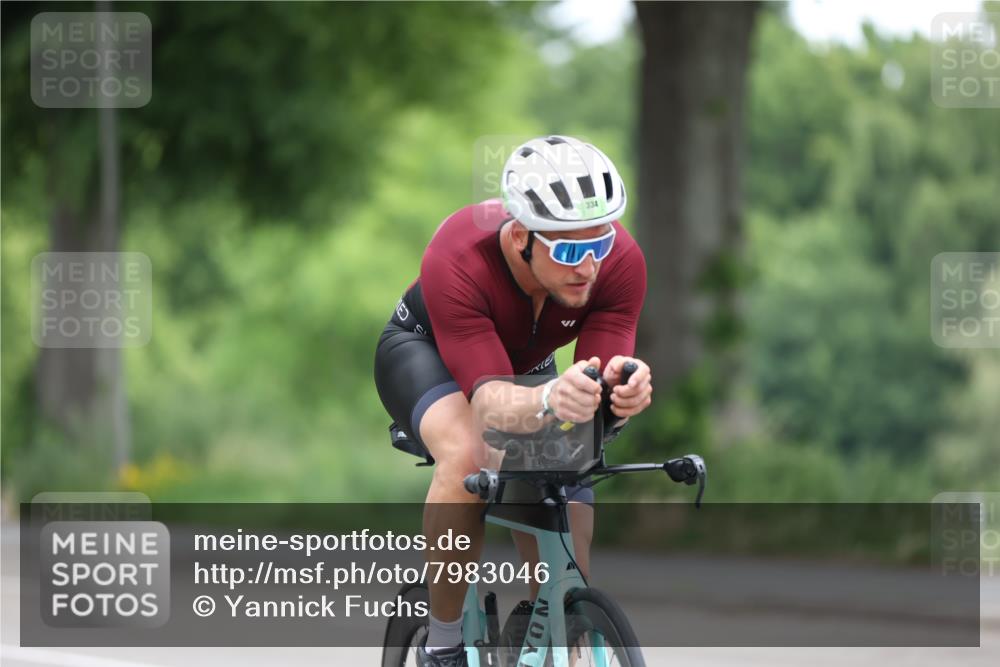 15.06.2025 - 7 Türme Triathlon Yannick Fuchs http://msf.ph/oto/7983046 15.06.2025 11:34:14 Radfahren 297, 334 meine-sportfotos.de