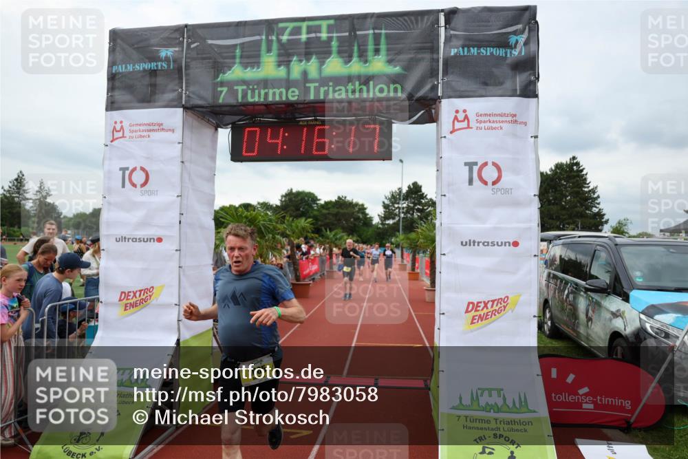 15.06.2025 - 7 Türme Triathlon Michael Strokosch http://msf.ph/oto/7983058 15.06.2025 14:16:17 Ziel 735, 834, 959, 1005 meine-sportfotos.de