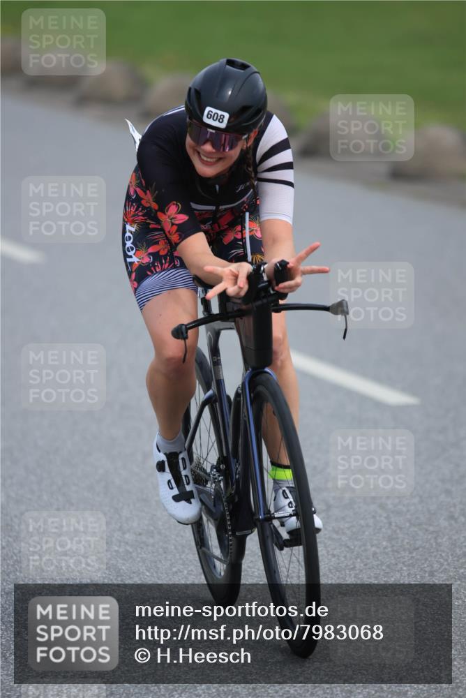 15.06.2025 - 27. Vierlanden-Triathlon H.Heesch http://msf.ph/oto/7983068 15.06.2025 10:55:01 Radfahren 8, 216, 546, 605, 608 meine-sportfotos.de