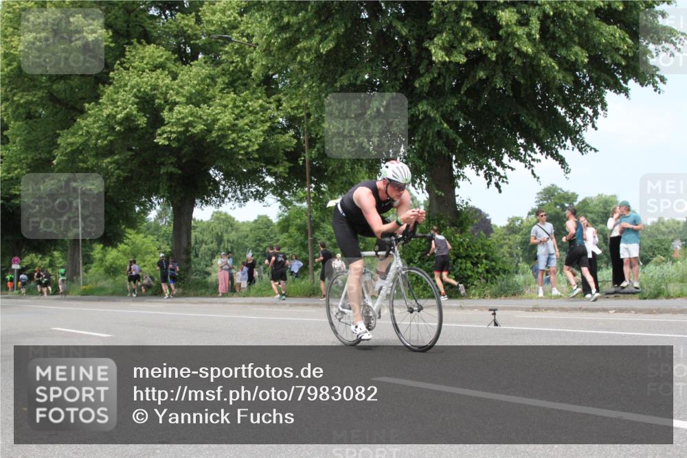15.06.2025 - 7 Türme Triathlon Yannick Fuchs http://msf.ph/oto/7983082 15.06.2025 13:35:30 Radfahren  meine-sportfotos.de