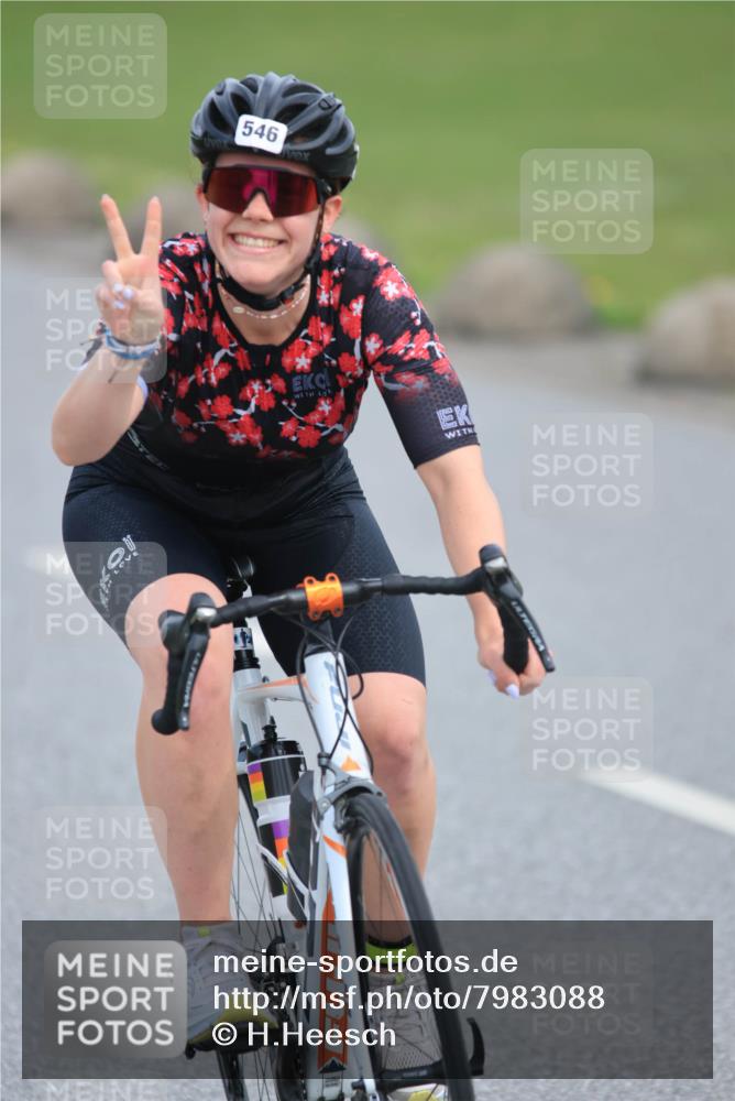 15.06.2025 - 27. Vierlanden-Triathlon H.Heesch http://msf.ph/oto/7983088 15.06.2025 10:55:03 Radfahren 8, 20, 72, 174, 216, 546, 605, 608 meine-sportfotos.de