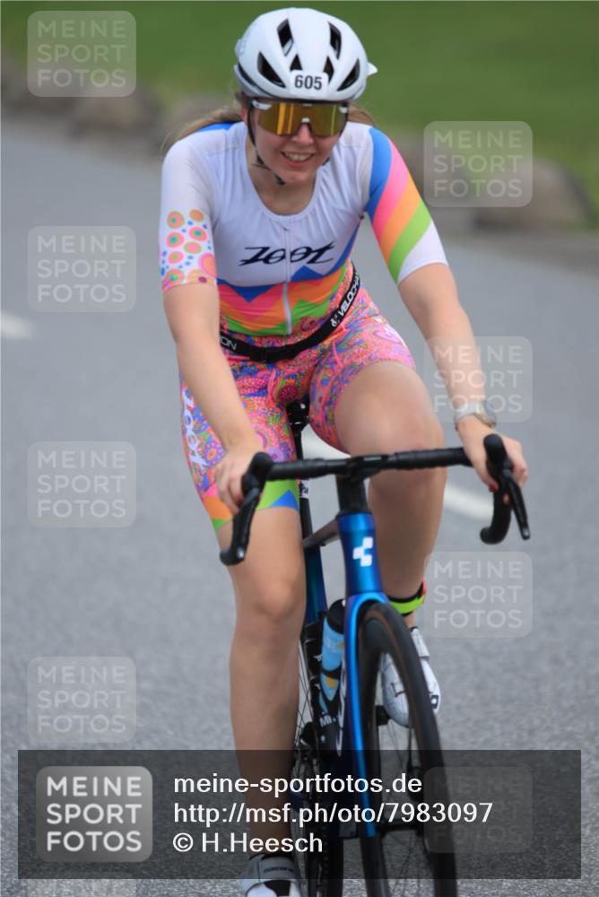 15.06.2025 - 27. Vierlanden-Triathlon H.Heesch http://msf.ph/oto/7983097 15.06.2025 10:55:05 Radfahren 20, 72, 174, 216, 546, 605 meine-sportfotos.de