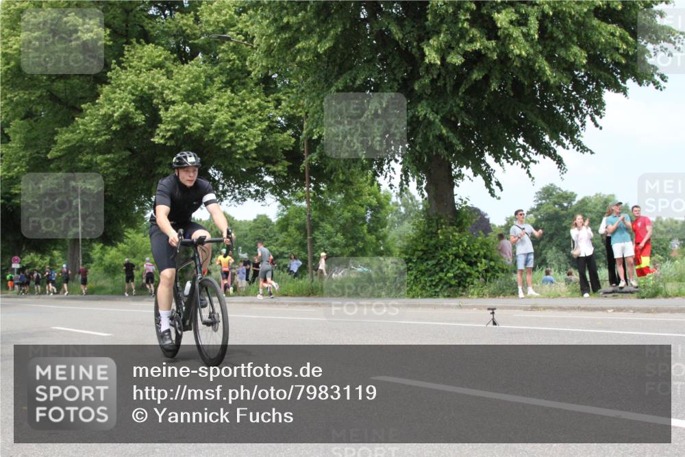 15.06.2025 - 7 Türme Triathlon Yannick Fuchs http://msf.ph/oto/7983119 15.06.2025 13:35:53 Radfahren  meine-sportfotos.de