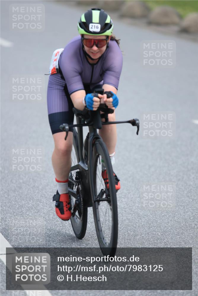 15.06.2025 - 27. Vierlanden-Triathlon H.Heesch http://msf.ph/oto/7983125 15.06.2025 10:55:09 Radfahren 20, 72, 125, 174, 216 meine-sportfotos.de