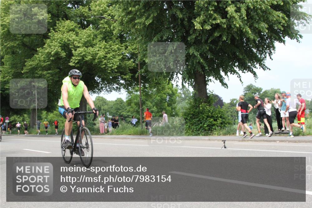 15.06.2025 - 7 Türme Triathlon Yannick Fuchs http://msf.ph/oto/7983154 15.06.2025 13:35:58 Radfahren  meine-sportfotos.de