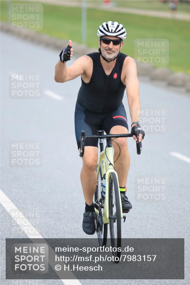 15.06.2025 - 27. Vierlanden-Triathlon H.Heesch http://msf.ph/oto/7983157 15.06.2025 10:55:16 Radfahren 125 meine-sportfotos.de