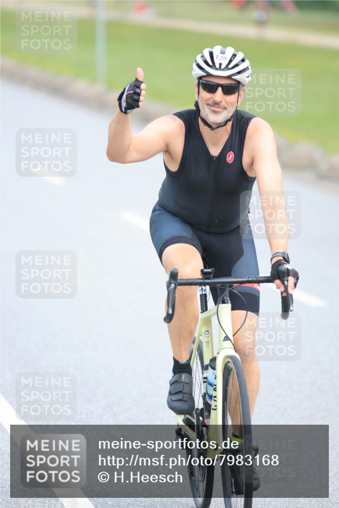 15.06.2025 - 27. Vierlanden-Triathlon H.Heesch http://msf.ph/oto/7983168 15.06.2025 10:55:16 Radfahren 125 meine-sportfotos.de
