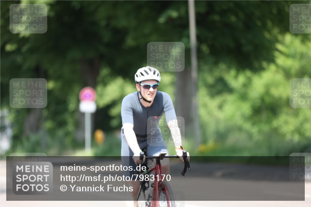15.06.2025 - 7 Türme Triathlon Yannick Fuchs http://msf.ph/oto/7983170 15.06.2025 12:52:59 Radfahren 241, 591, 608, 653, 661 meine-sportfotos.de