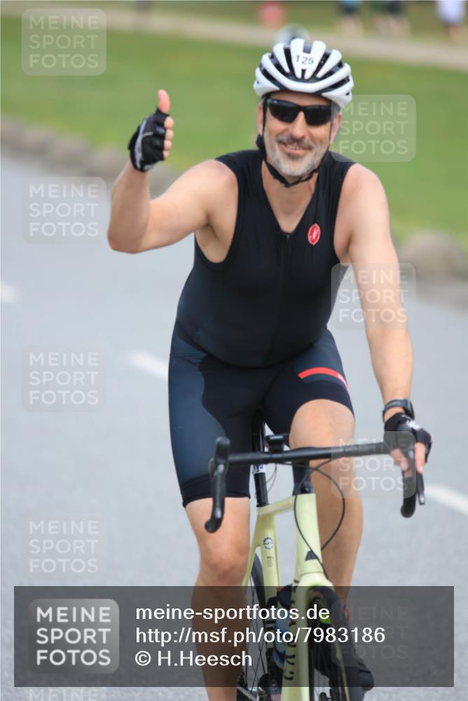 15.06.2025 - 27. Vierlanden-Triathlon H.Heesch http://msf.ph/oto/7983186 15.06.2025 10:55:16 Radfahren 125 meine-sportfotos.de