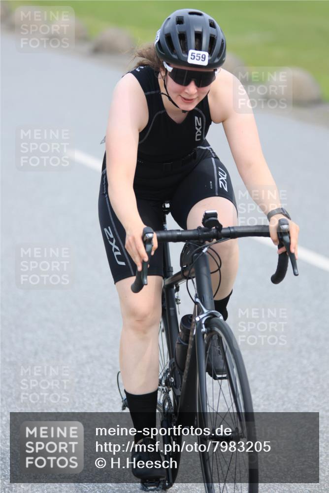 15.06.2025 - 27. Vierlanden-Triathlon H.Heesch http://msf.ph/oto/7983205 15.06.2025 10:55:32 Radfahren 167, 221, 521, 528, 559 meine-sportfotos.de